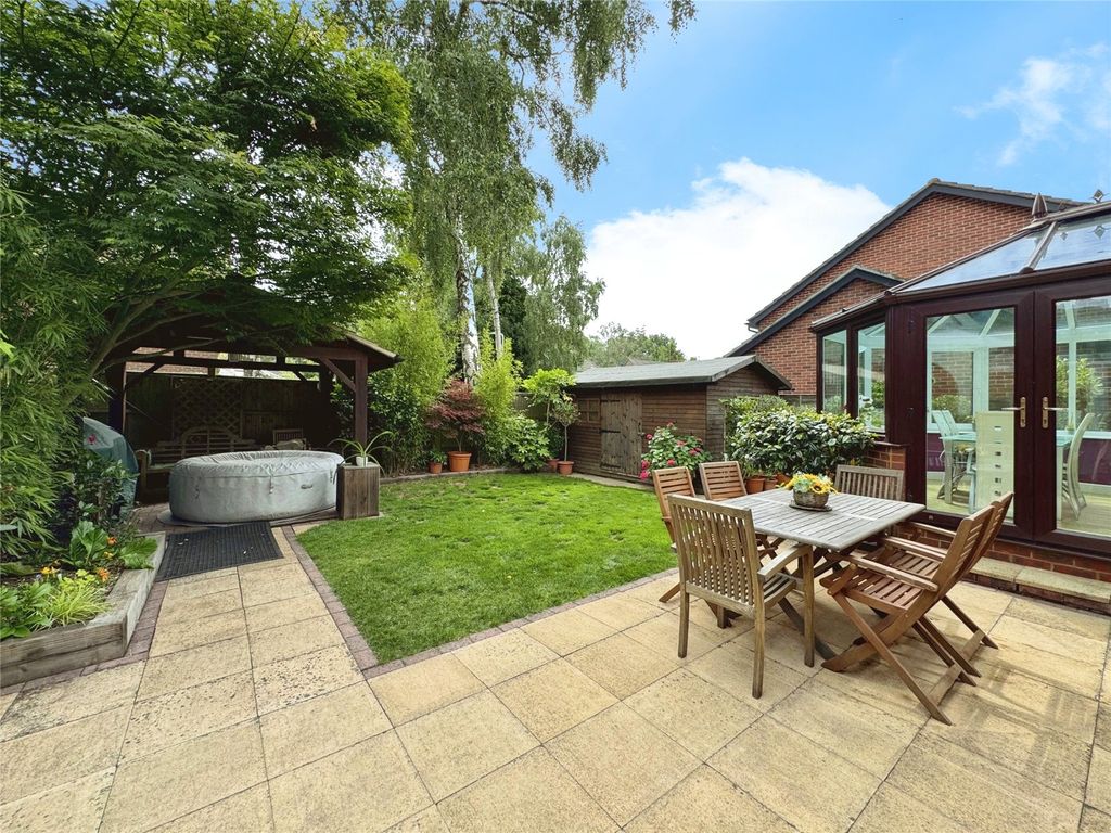 Property photo 2 of 17 Picture No. 16