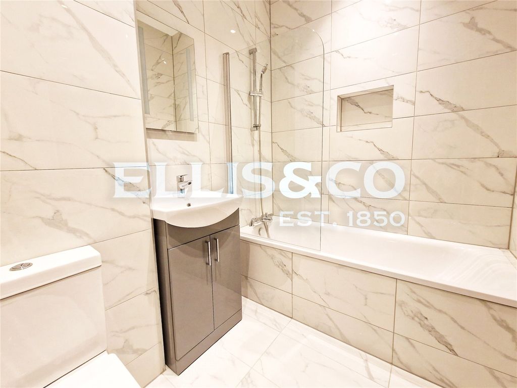 Property photo 3 of 6 Picture No. 02