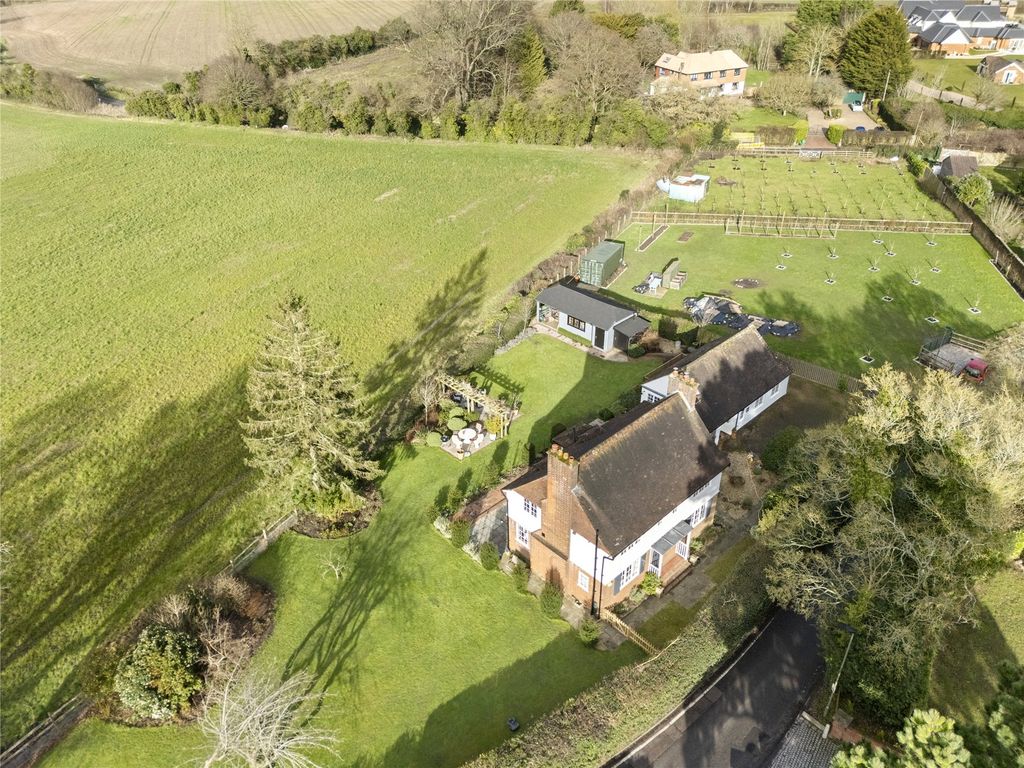 Property photo 2 of 37 Picture No. 02