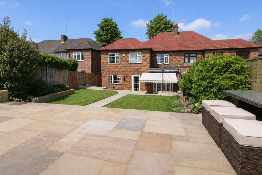 Property photo 2 of 19