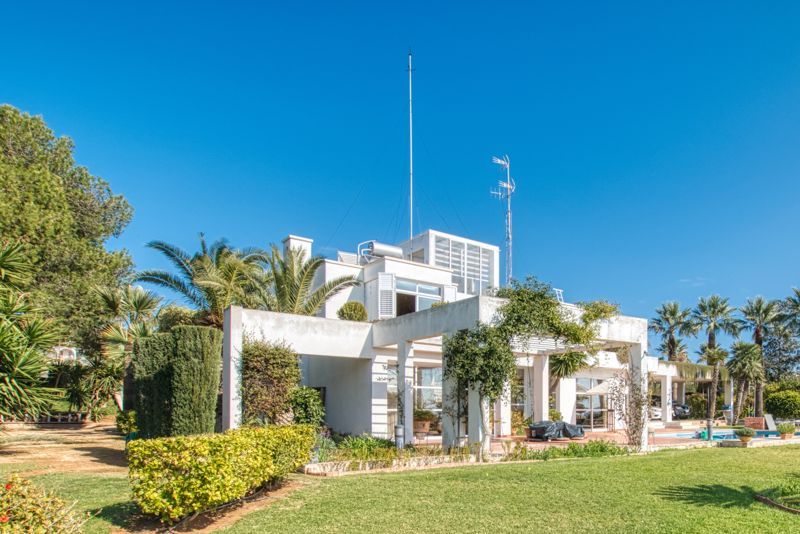 Property photo 1 of 38 Rear Of The Villa