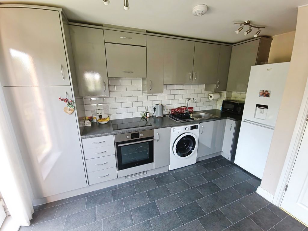 Property photo 2 of 12 1000048514