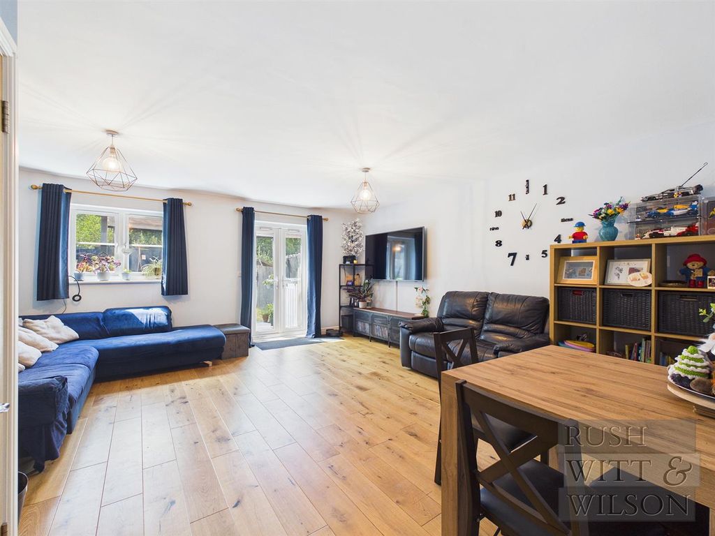 Property photo 2 of 33