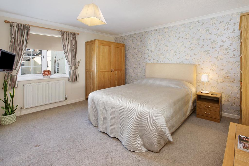 Property photo 3 of 12 Photo 1