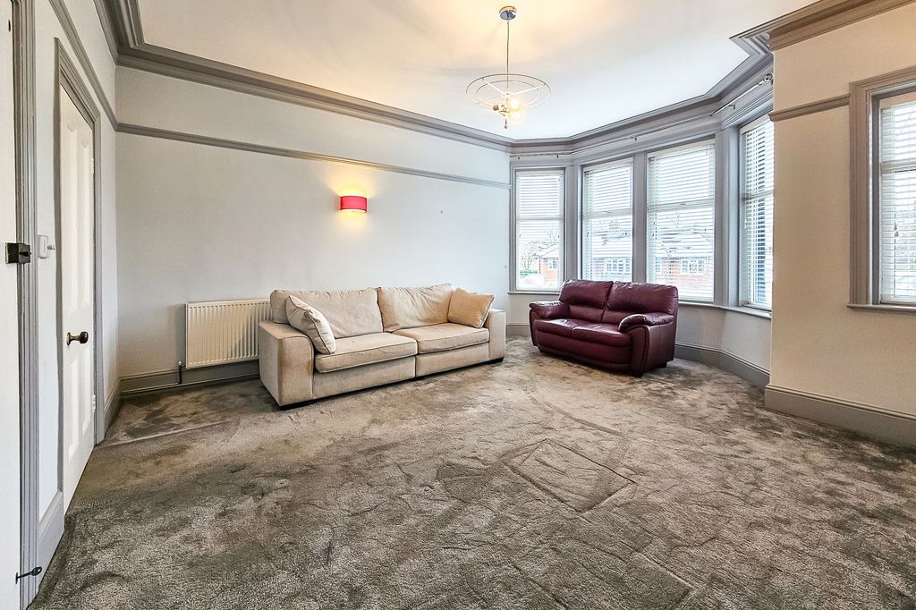 Additional image 5 of 2 bed flat for sale4 West Cliffe Grove, Harrogate HG2