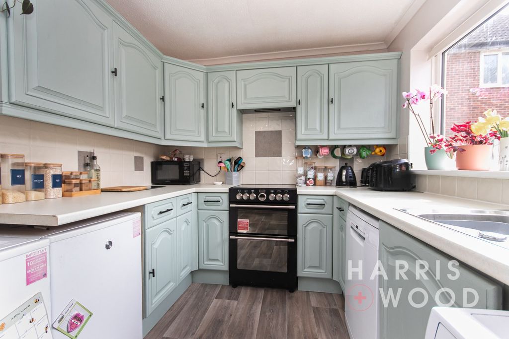 Property photo 2 of 22 3981904