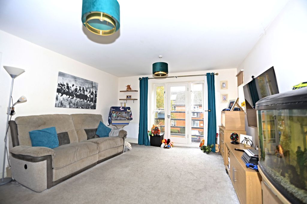 Property photo 3 of 11