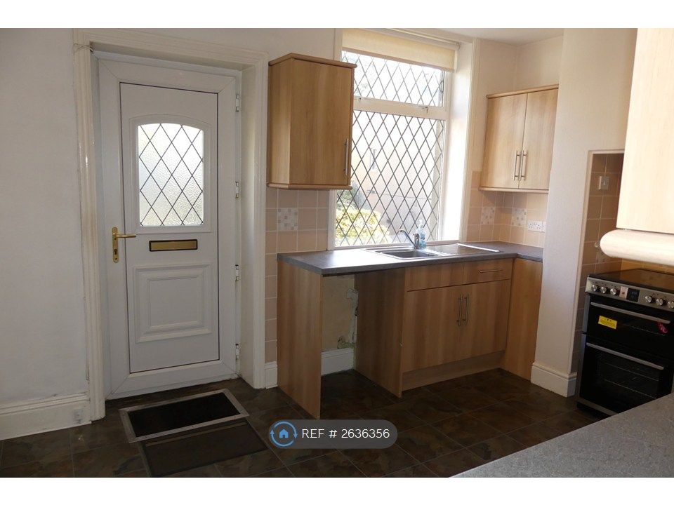 Property photo 2 of 13 Kitchen
