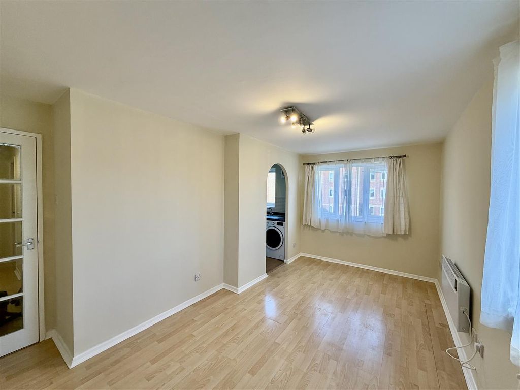 Property photo 3 of 7 Reception Room