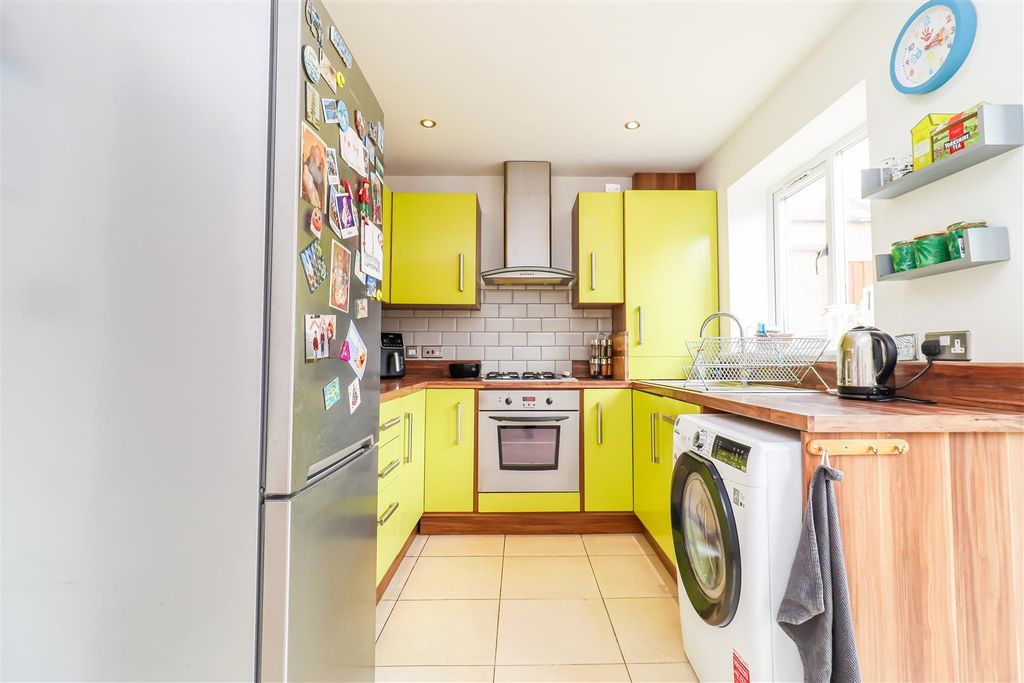 Property photo 2 of 12