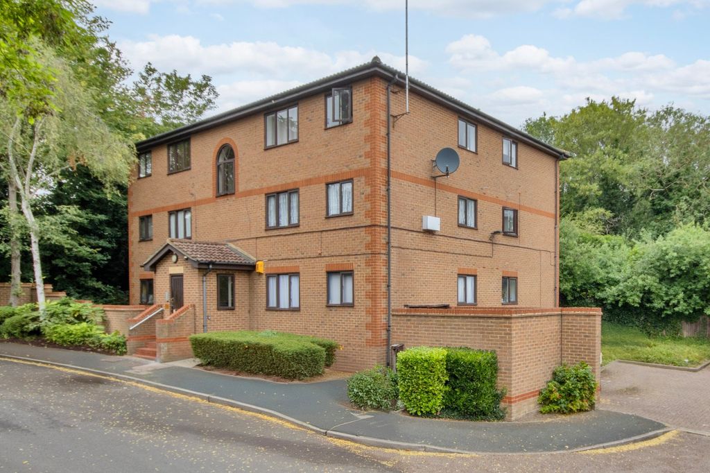 Property photo 1 of 9 External