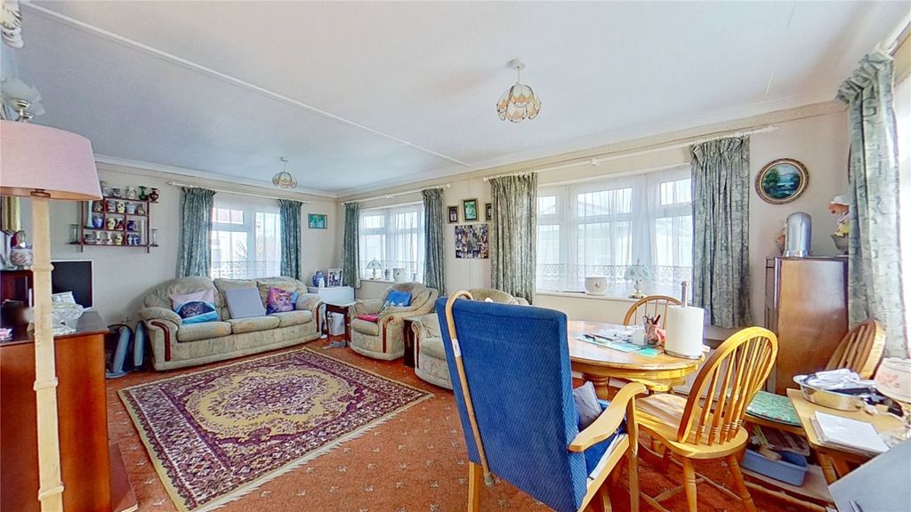 Property photo 3 of 11 Picture No. 06