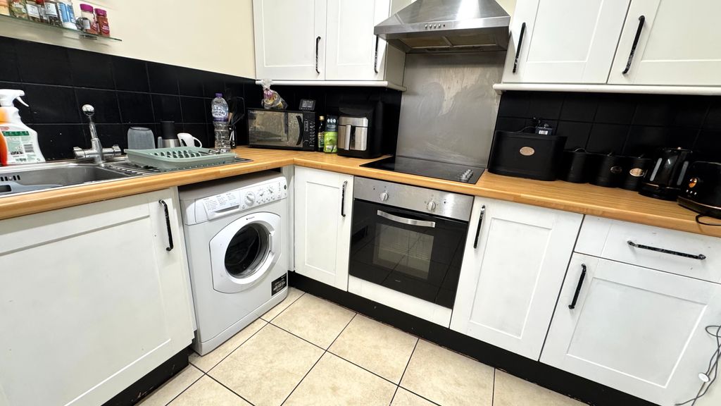 Property photo 2 of 5