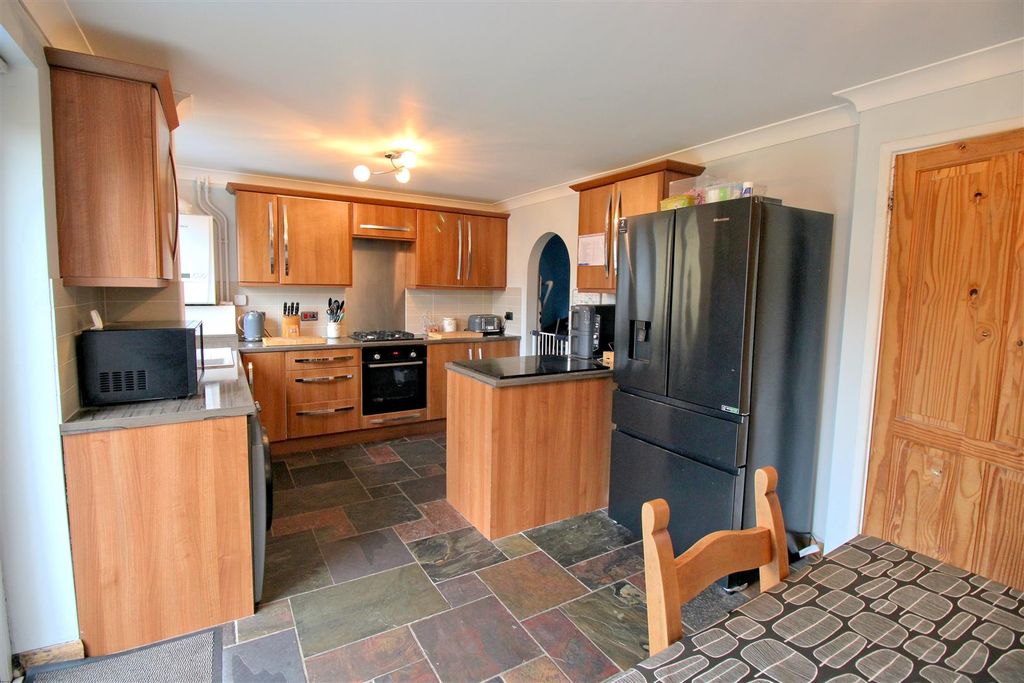 Property photo 2 of 15 Kitchen