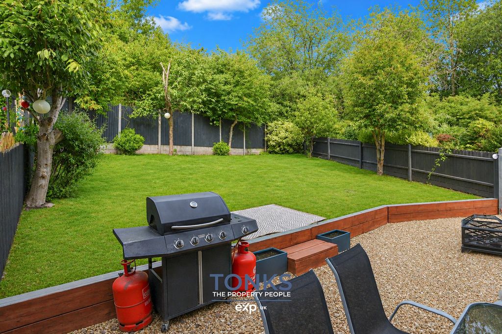 Property photo 3 of 24