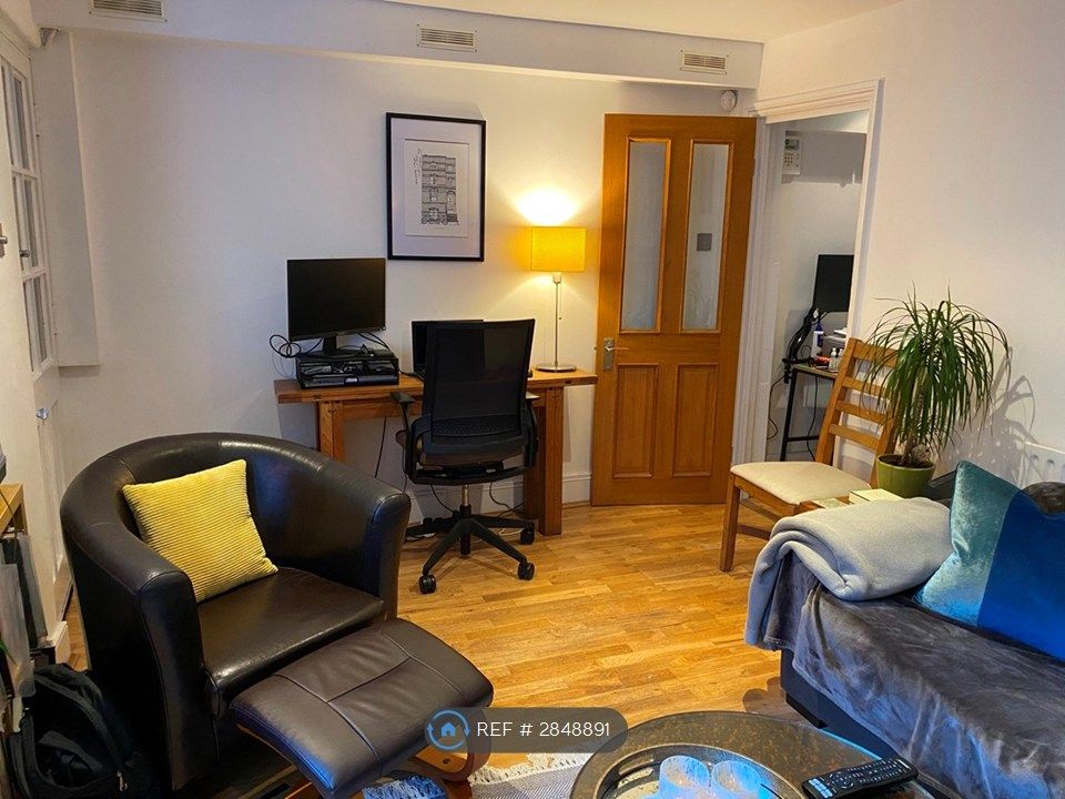 Property photo 3 of 10 Front Room