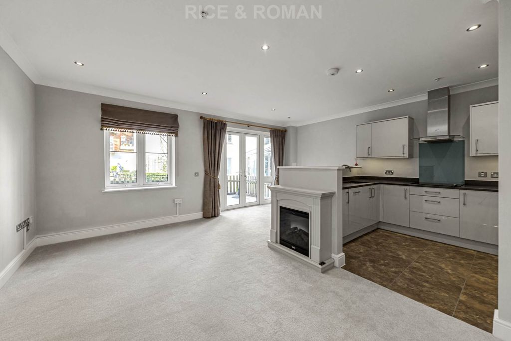 Property photo 3 of 22