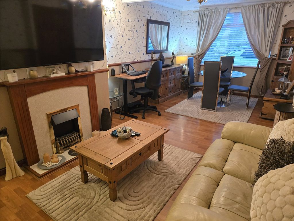 Property photo 2 of 29 Picture No. 14