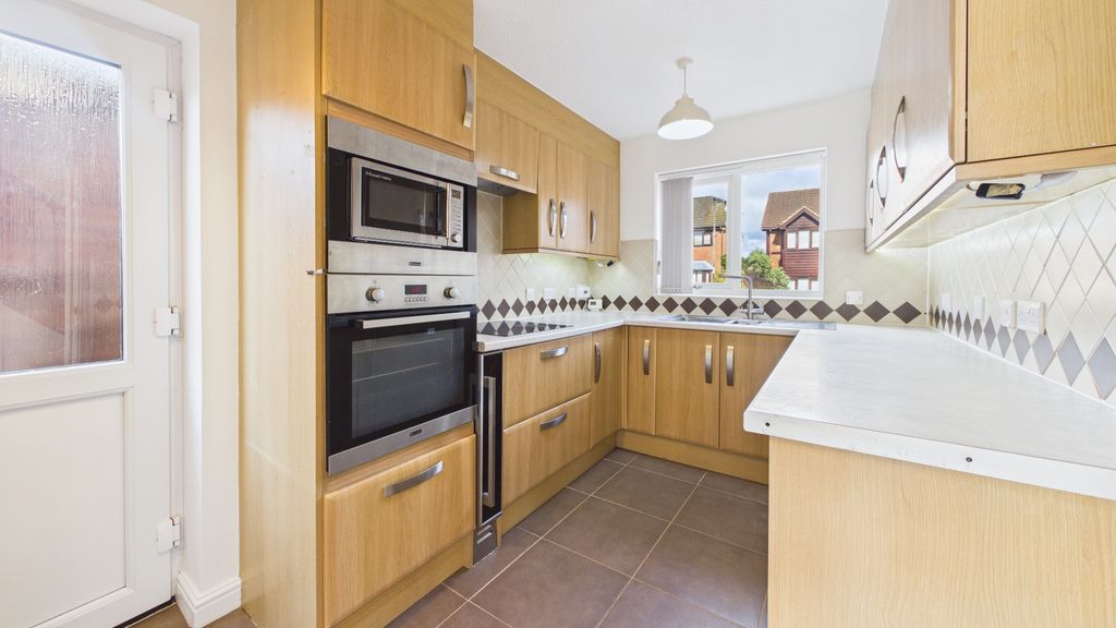 Property photo 3 of 30 4608906