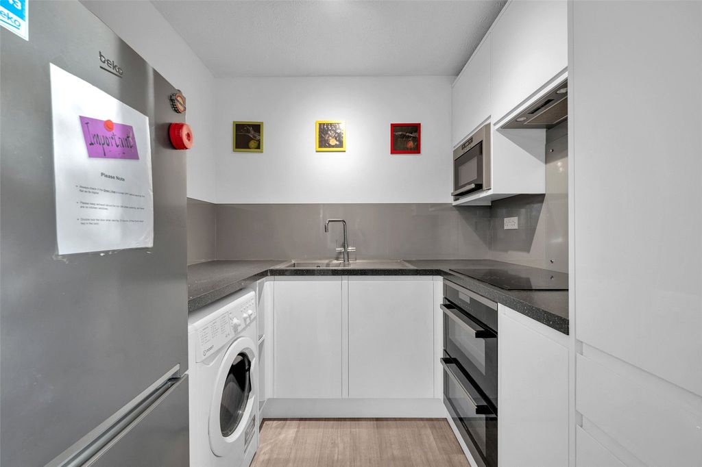 Property photo 3 of 9 Picture No. 01