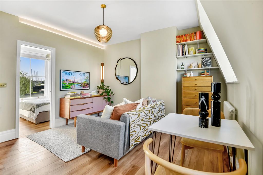 Property photo 2 of 16 Reception