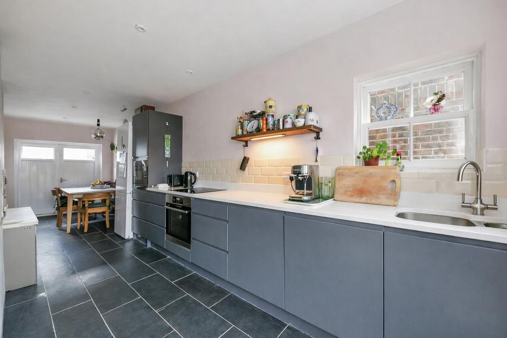 Property photo 2 of 17 Kitchen