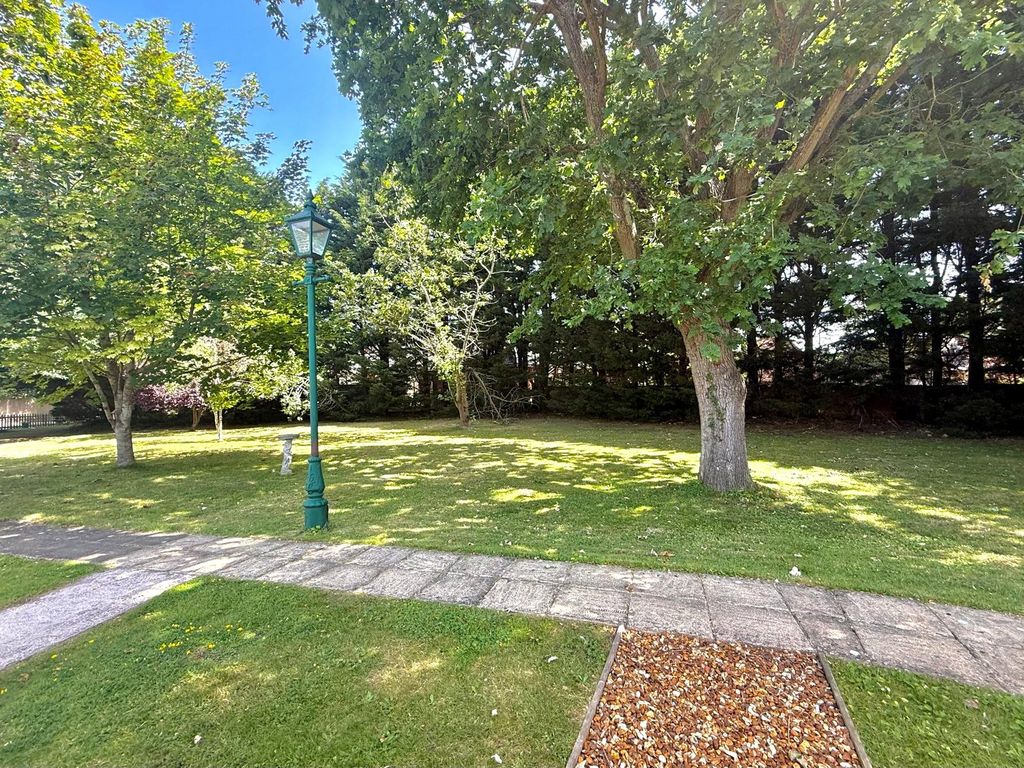 Property photo 2 of 20 Picture No. 12