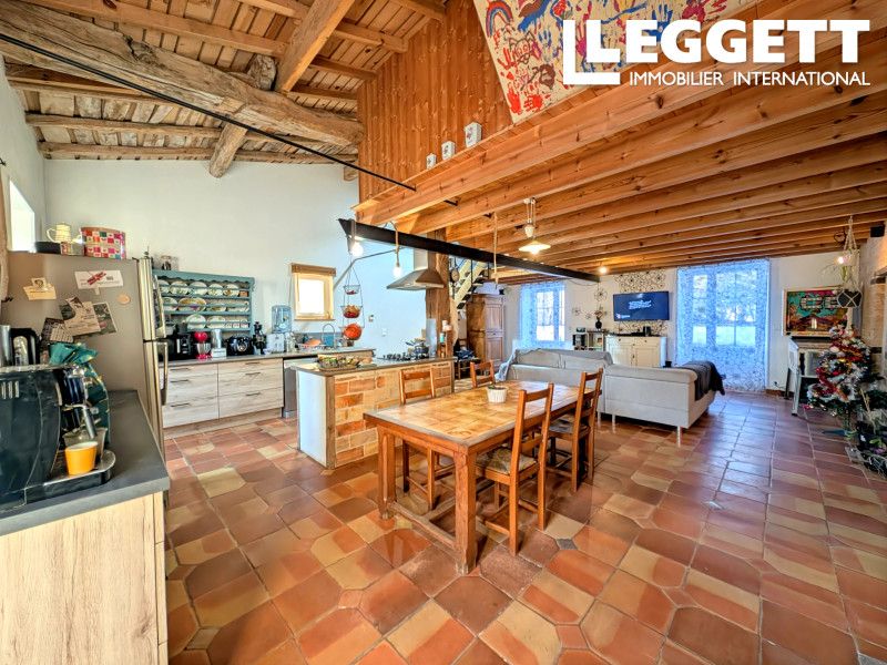 Property photo 2 of 10