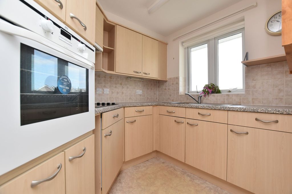 Property photo 2 of 15 Kitchen