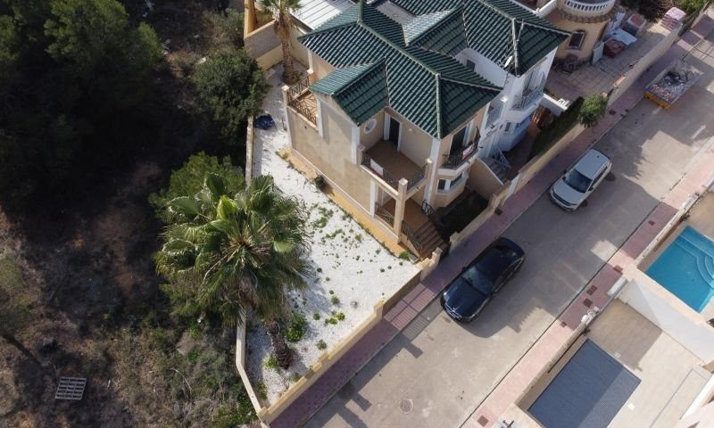Property photo 3 of 40