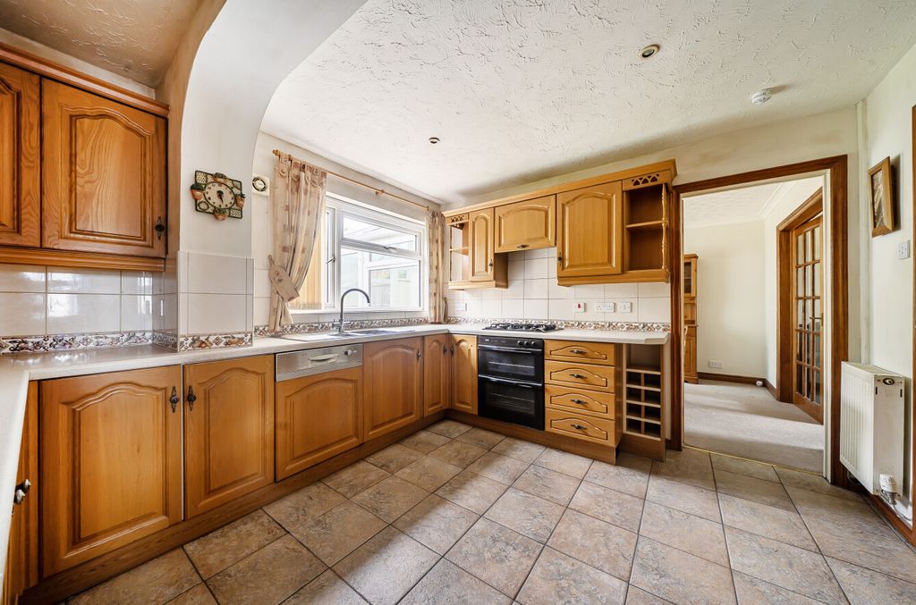 Property photo 2 of 20 1463231-19-6A0c4840Abd71