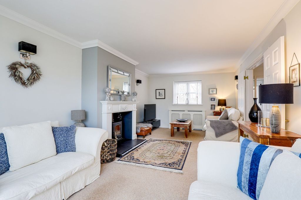 Property photo 2 of 44