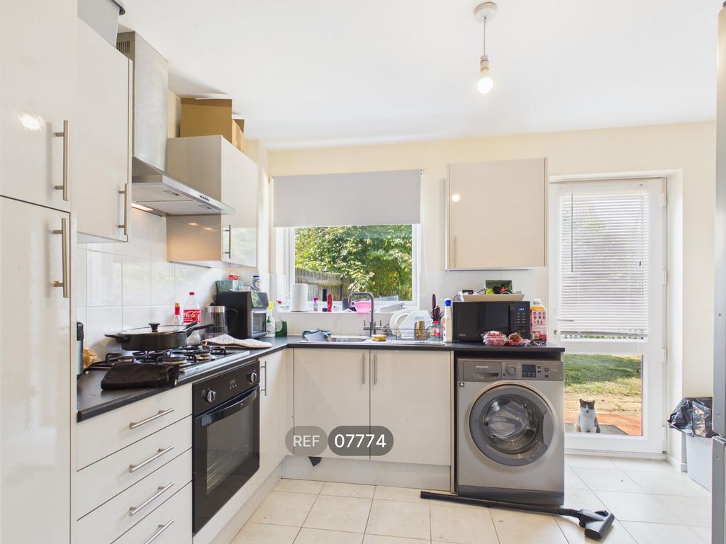 Property photo 2 of 14 Kitchen