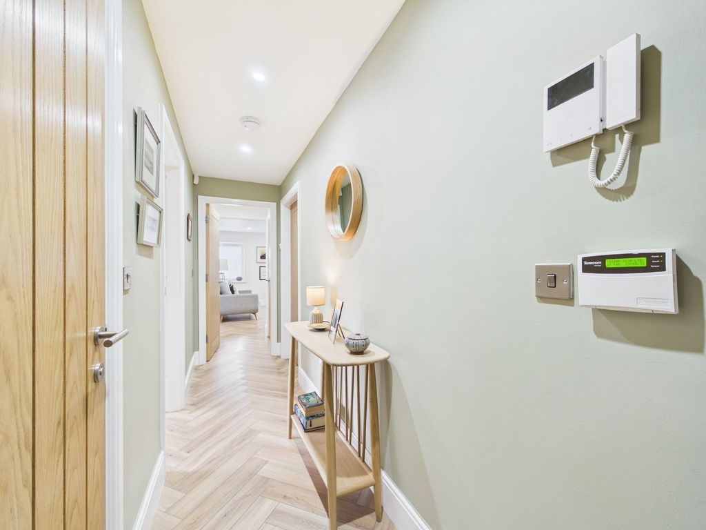 Property photo 3 of 24