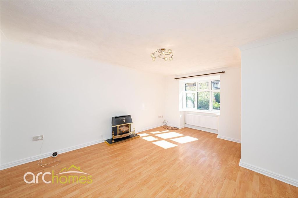 Property photo 2 of 20 Droxford-3.Jpg