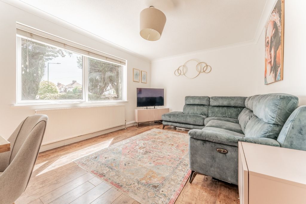 Property photo 3 of 13 5344373