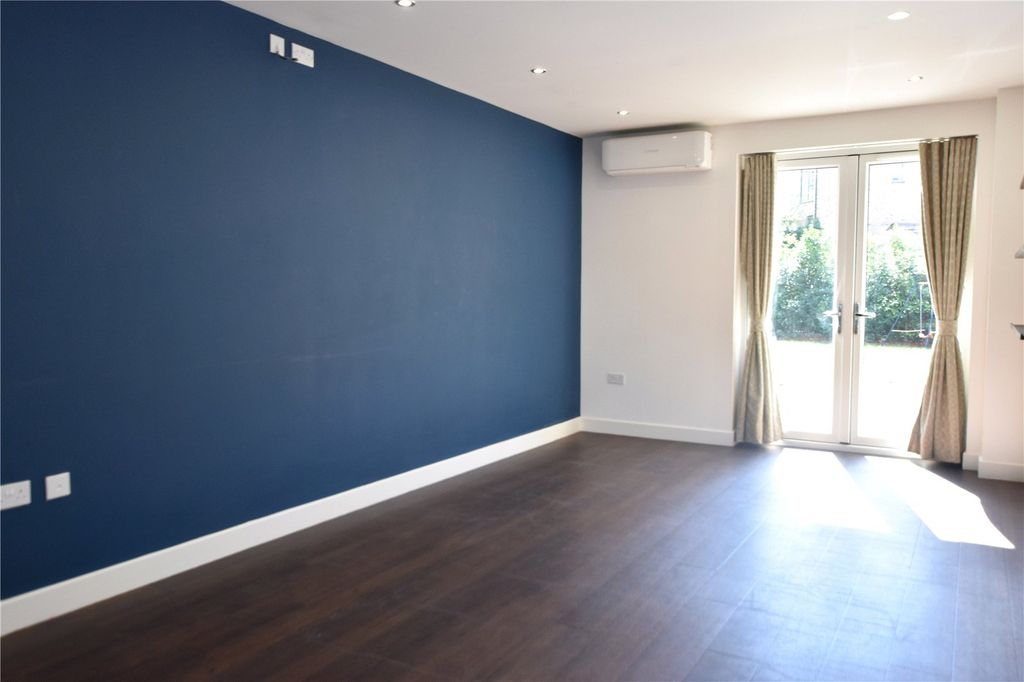 Property photo 1 of 16 Picture No. 17