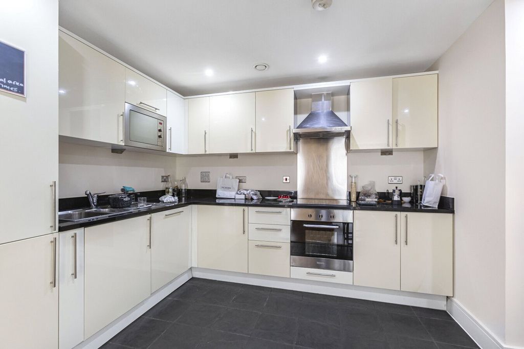Property photo 2 of 12 Kitchen