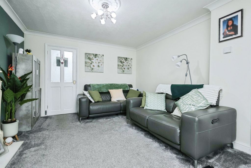 Property photo 3 of 15