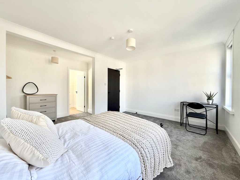 Property photo 3 of 13 Img_6991