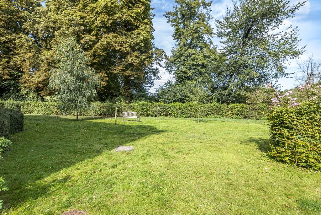 Property photo 3 of 9 External