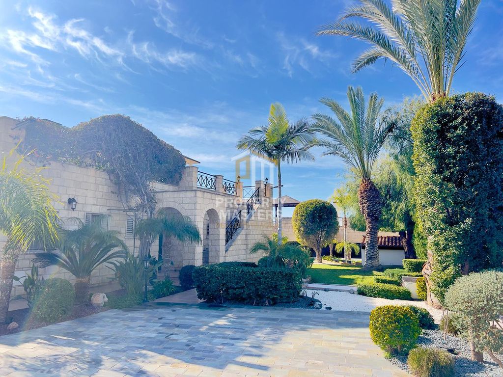 Property photo 1 of 25