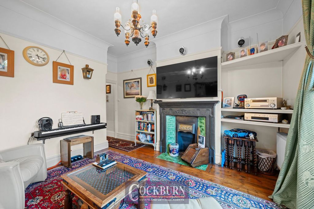 Property photo 3 of 23