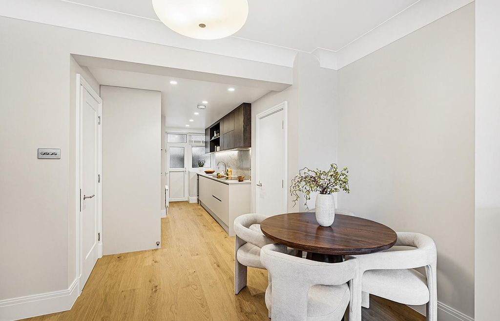 Property photo 3 of 10 Image