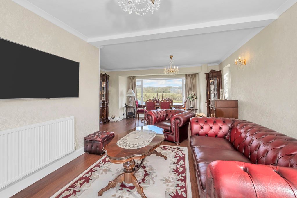 Property photo 3 of 22 Sitting/Dining Room