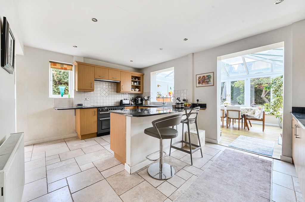 Property photo 3 of 14 1345298-6-68Ad8Ff...