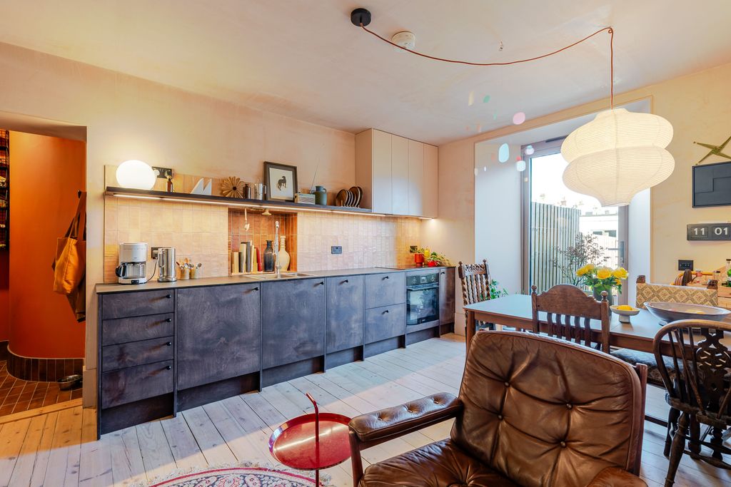 Property photo 2 of 20 Property Image 2