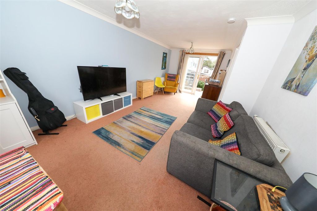 Property photo 3 of 16 c