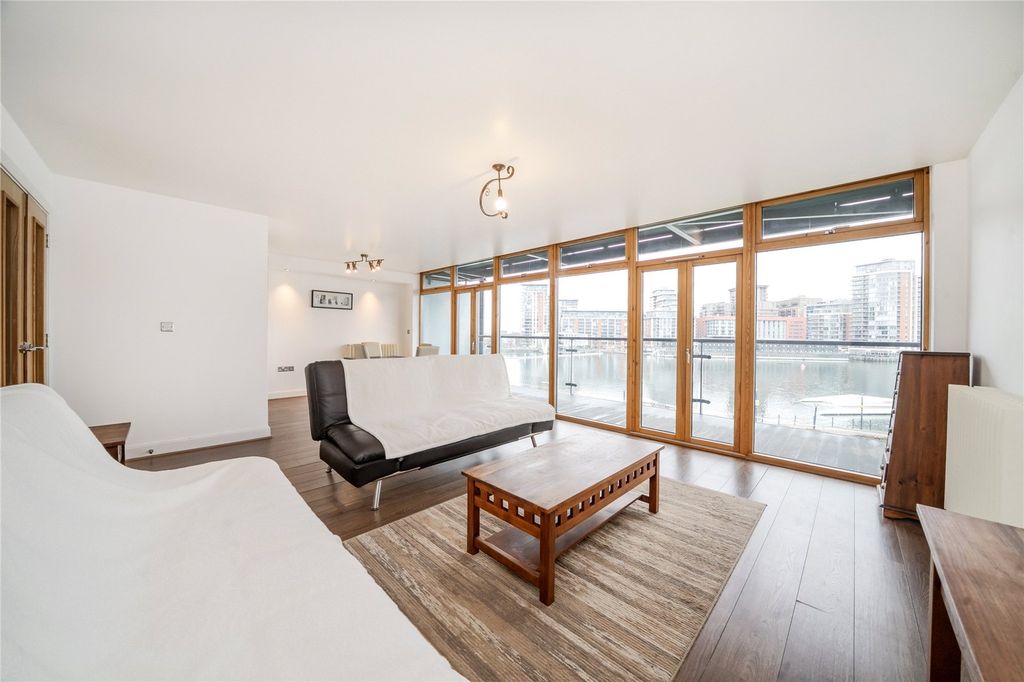 Property photo 2 of 14 Reception