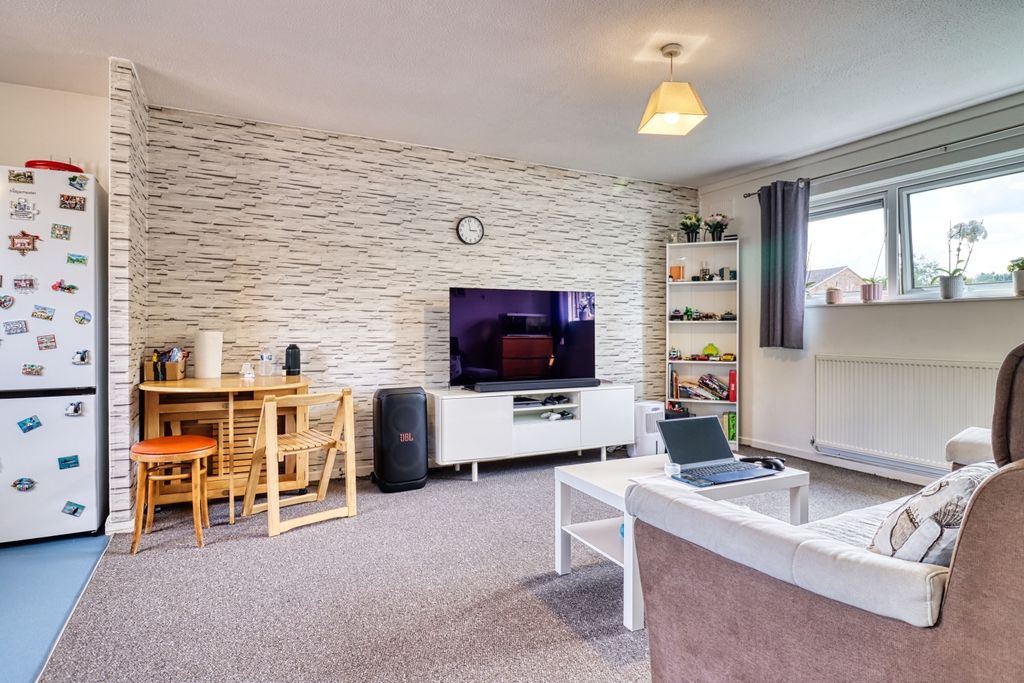 Property photo 3 of 9 Open Plan